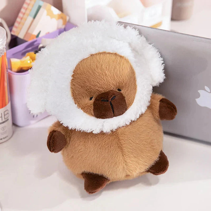 Skanto | Bamsen Chubby Capybara med Hatt