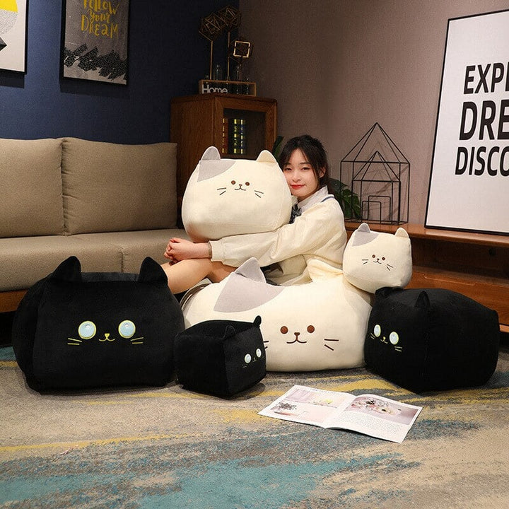 Skanto | Kawaii Svart Hvit Kube Katt Plysjdyrene