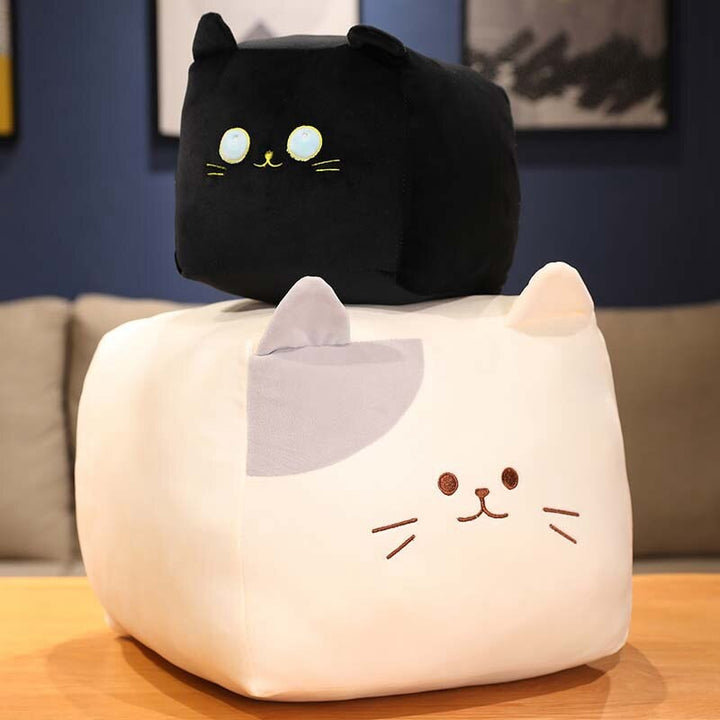 Skanto | Kawaii Svart Hvit Kube Katt Plysjdyrene