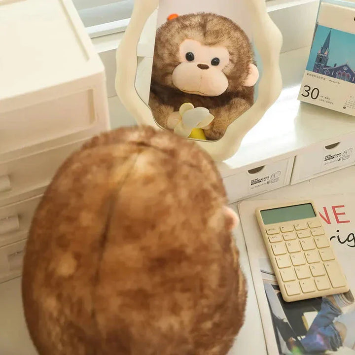 Skanto | Kawaii Gul Brun Chunky Ape Med Banan Plushie