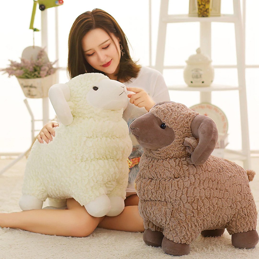 Skanto | Lang Horn Ramskinn Plushie | Begrenset Lager