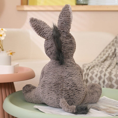 Skanto | Whispy den fluffy esel plush figur