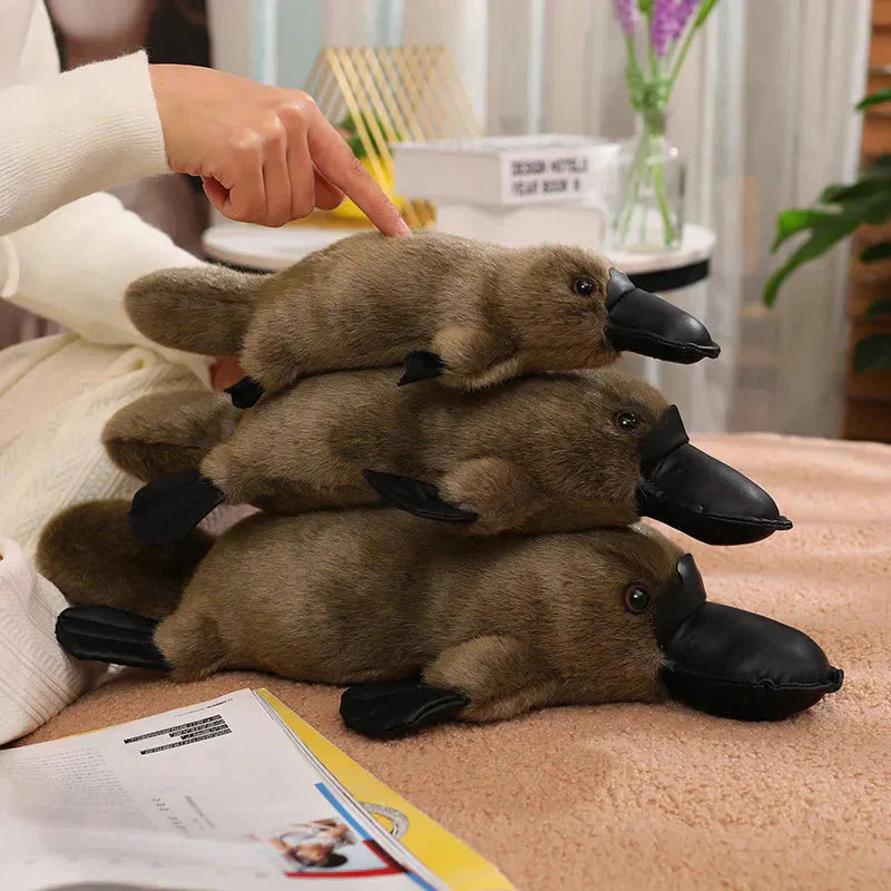 Skanto | Pleep det fluffy brune og hvite nebbdyr-plush
