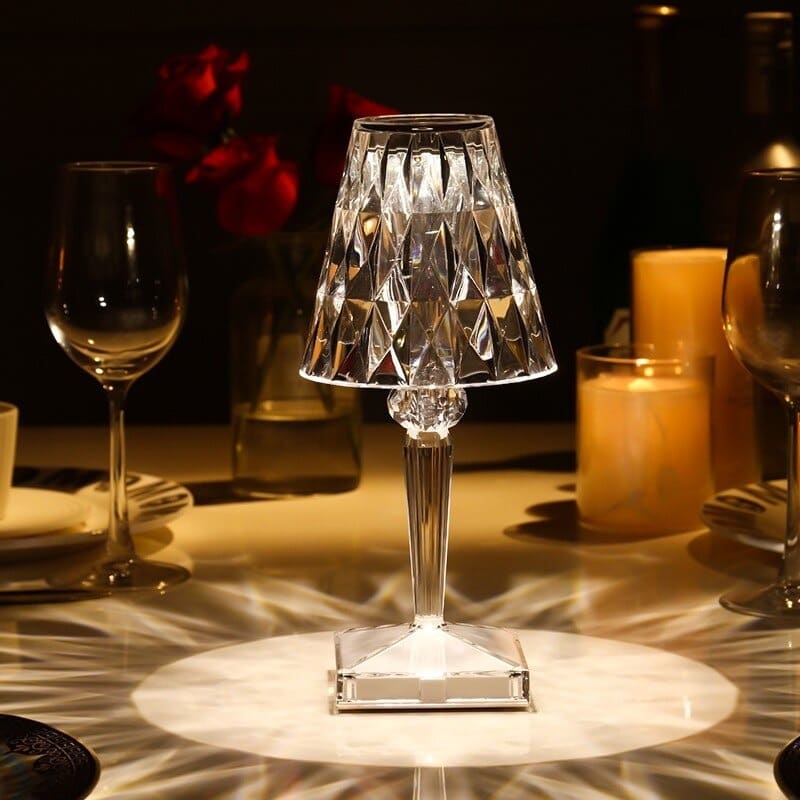 Elegant Krystall Bordlampe for Stue Skanto