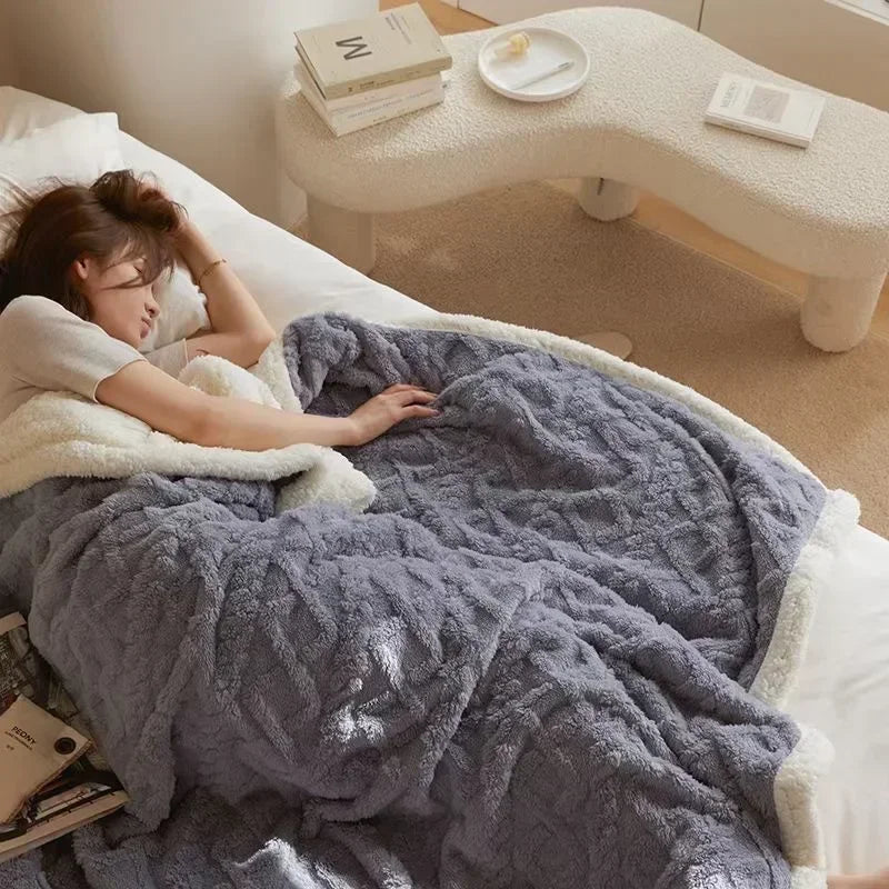 Norvo | Koselig vinterpledd laget av lamull som gir ekstra varme