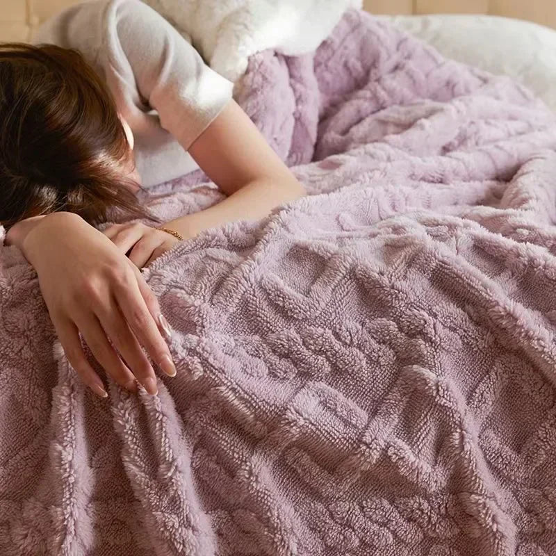 Norvo | Koselig vinterpledd laget av lamull som gir ekstra varme