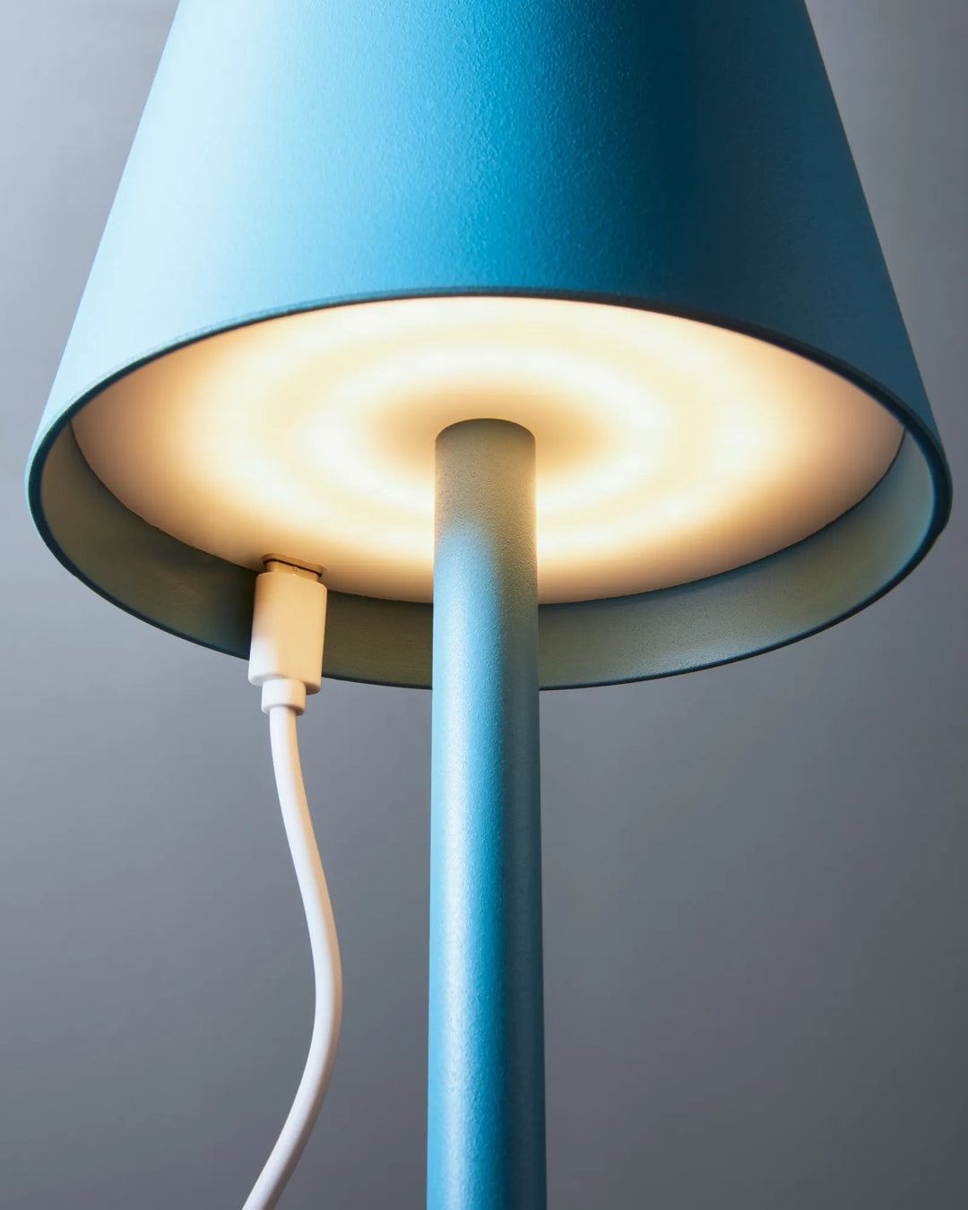 Skanto | LED Bordlampe – Trådløs, Berøringskontroll & Dimmbar Lys