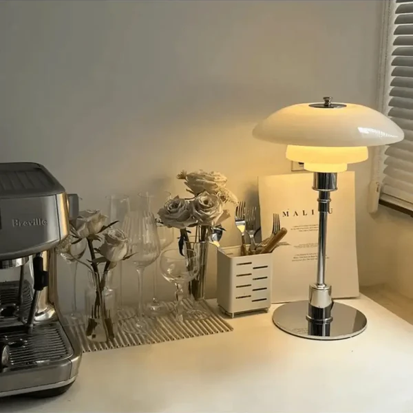 Skanto | Retro Design Glass Bordlampe