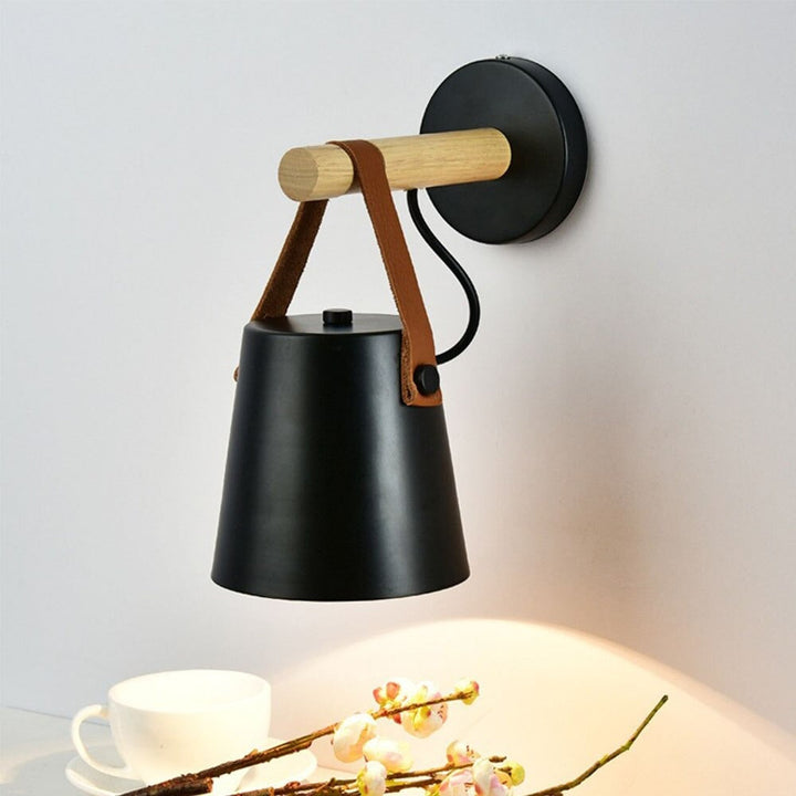 Skandinavisk Vegg Nattbord Lampe Retro Berøringsfølsomt Design | Skanto