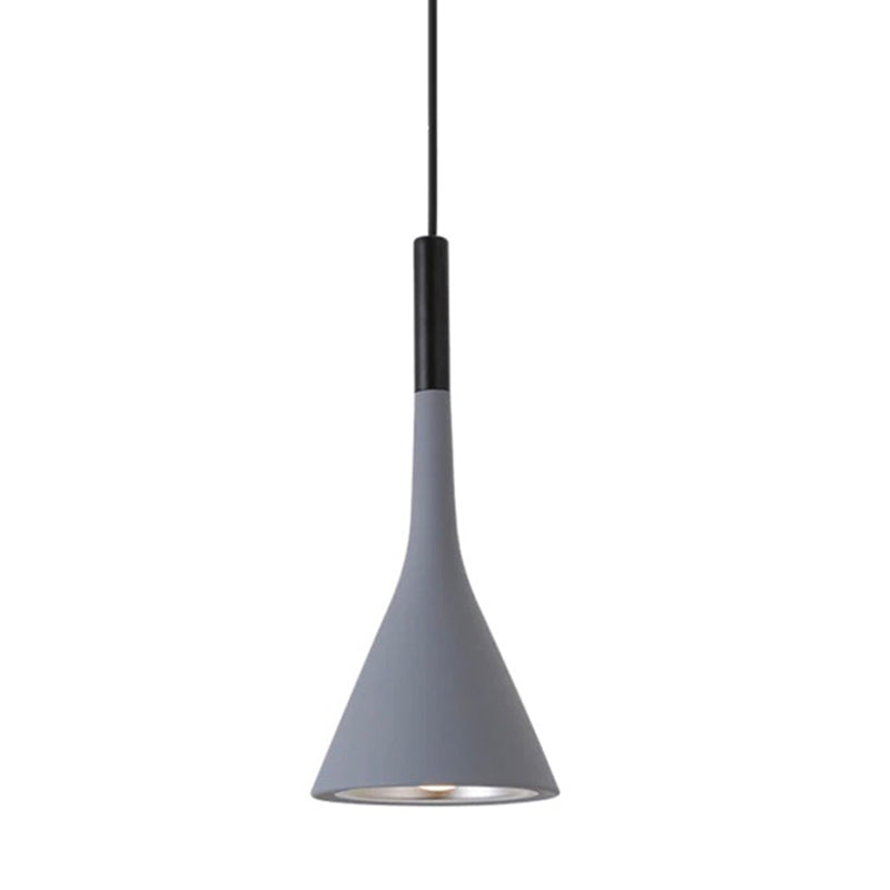 Moderne Henge Nattbordlampe - Minimalistisk LED Design | Skanto