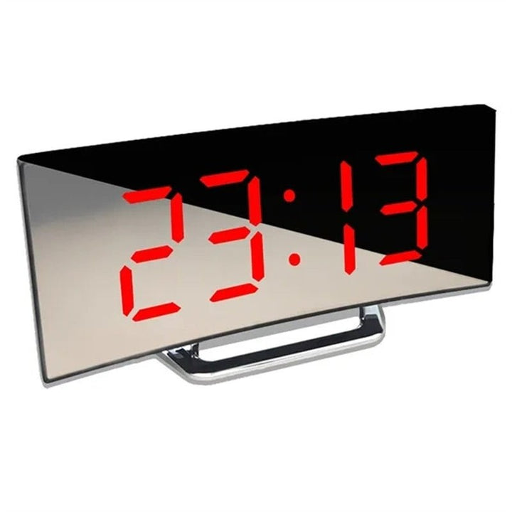 Skanto | LED Digital Vekkerklokke – Bøyd Speildisplay, Bordklokke med Snusfunksjon, Elektronisk Borddisplay, Soverom og Stueinnredning