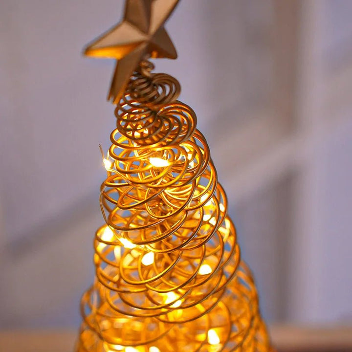 Skanto | LED Smedet Juletre Spiral Lys Bord Ornament – Elegant Atmosfære Lampe for Soverom & Høytidsdekorasjoner