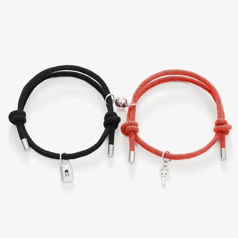 Skanto | Lås og nøkkel magnetisk snorarmbånd sett