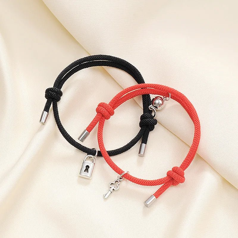 Skanto | Lås og nøkkel magnetisk snorarmbånd sett