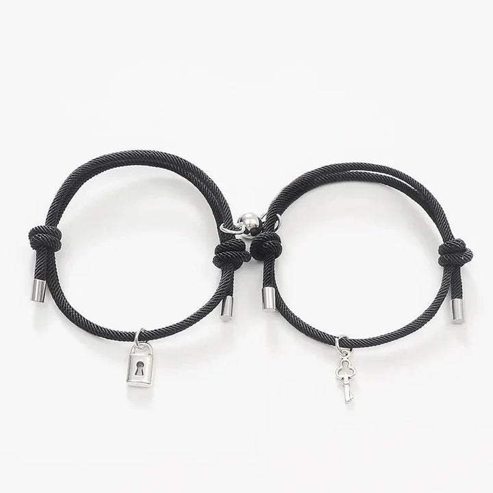 Skanto | Lås og nøkkel magnetisk snorarmbånd sett