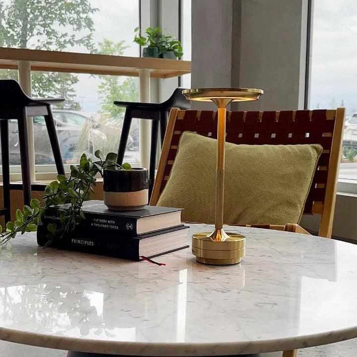 Skanto | Stilig lampe som du kan lade trådløst!