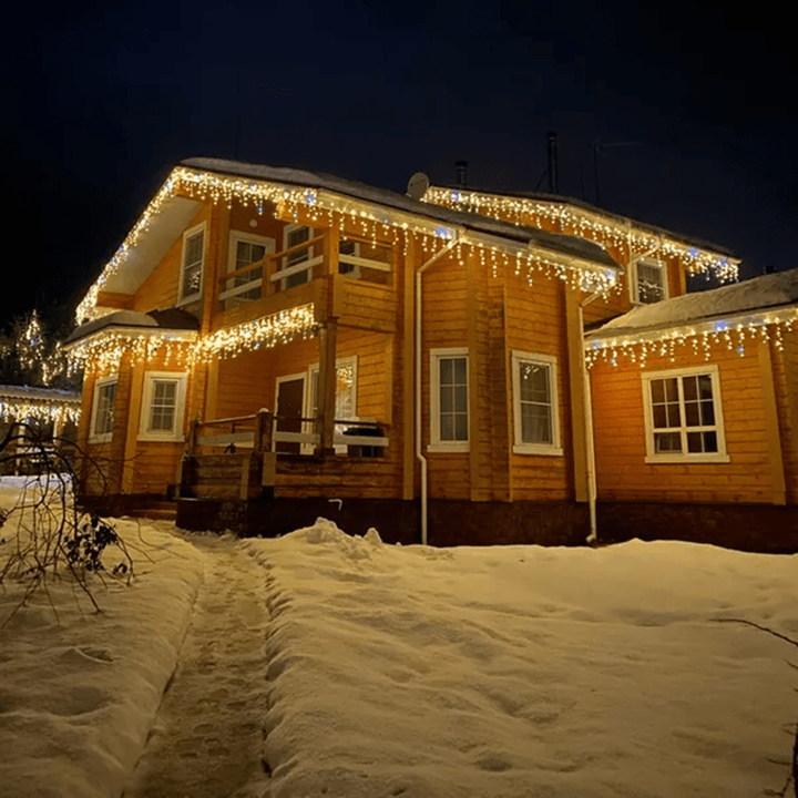 Skanto | LUMICURTAIN – LED Hagegardiner for Funklende Ute Stemning