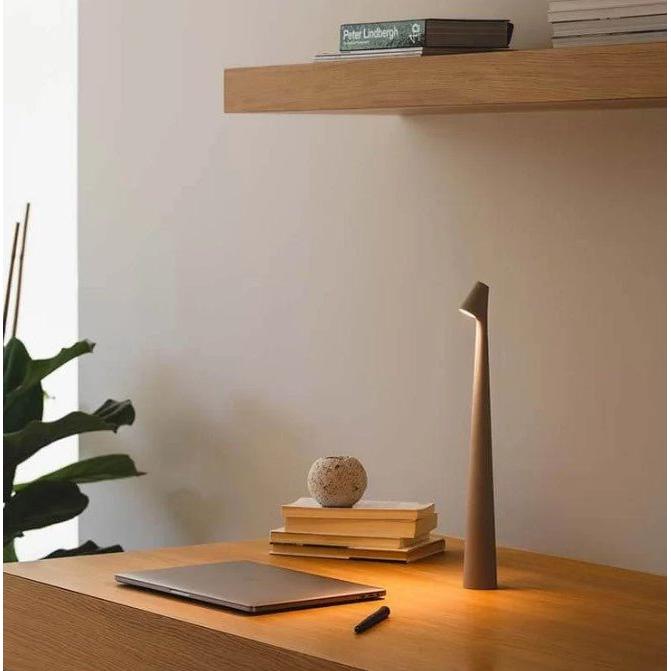 Skanto | Nordisk Minimalistisk LED Trådlampe