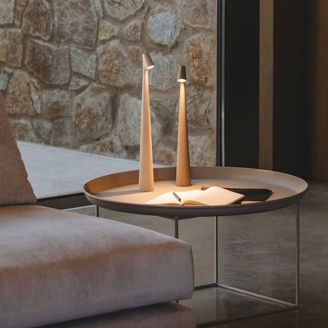 Minimalistisk LED stemningslys i nordisk design, trådløs, ideell som leselampe og bordlampe | Skanto