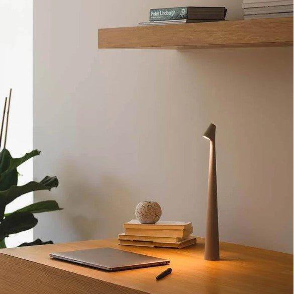 Skanto | Nordisk Minimalistisk LED Trådlampe