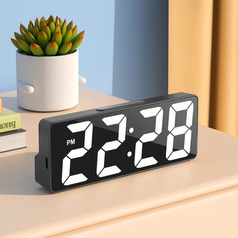 Skanto | LumiTime – LED Digital Vekkerklokke med Temperaturvisning
