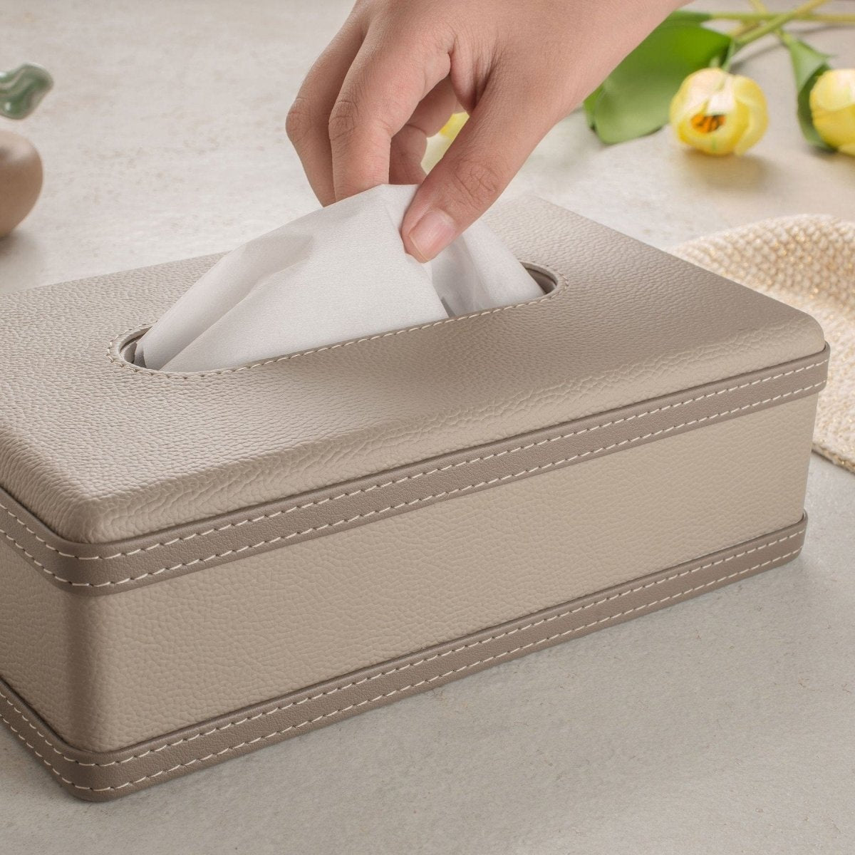 Norvo | LuxeTiera Lærvev Tissue Box Holder | Elegant håndlaget lær-organisator for hjem, kontor og bil