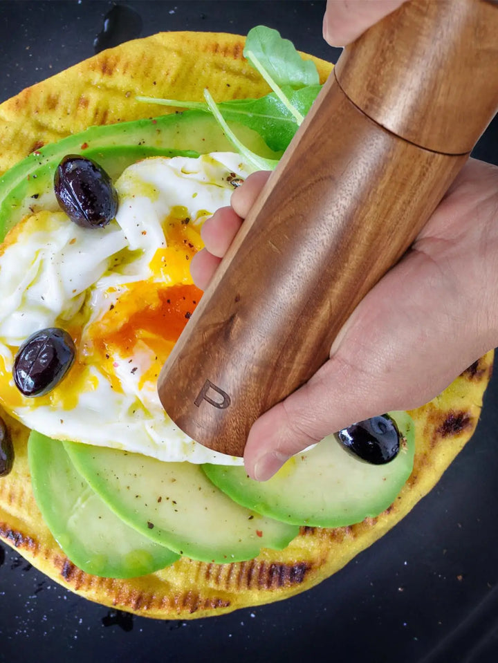 Skanto | Luksuriøst Tre Salt- og Pepperkvernsett med Fat - WoodSpice