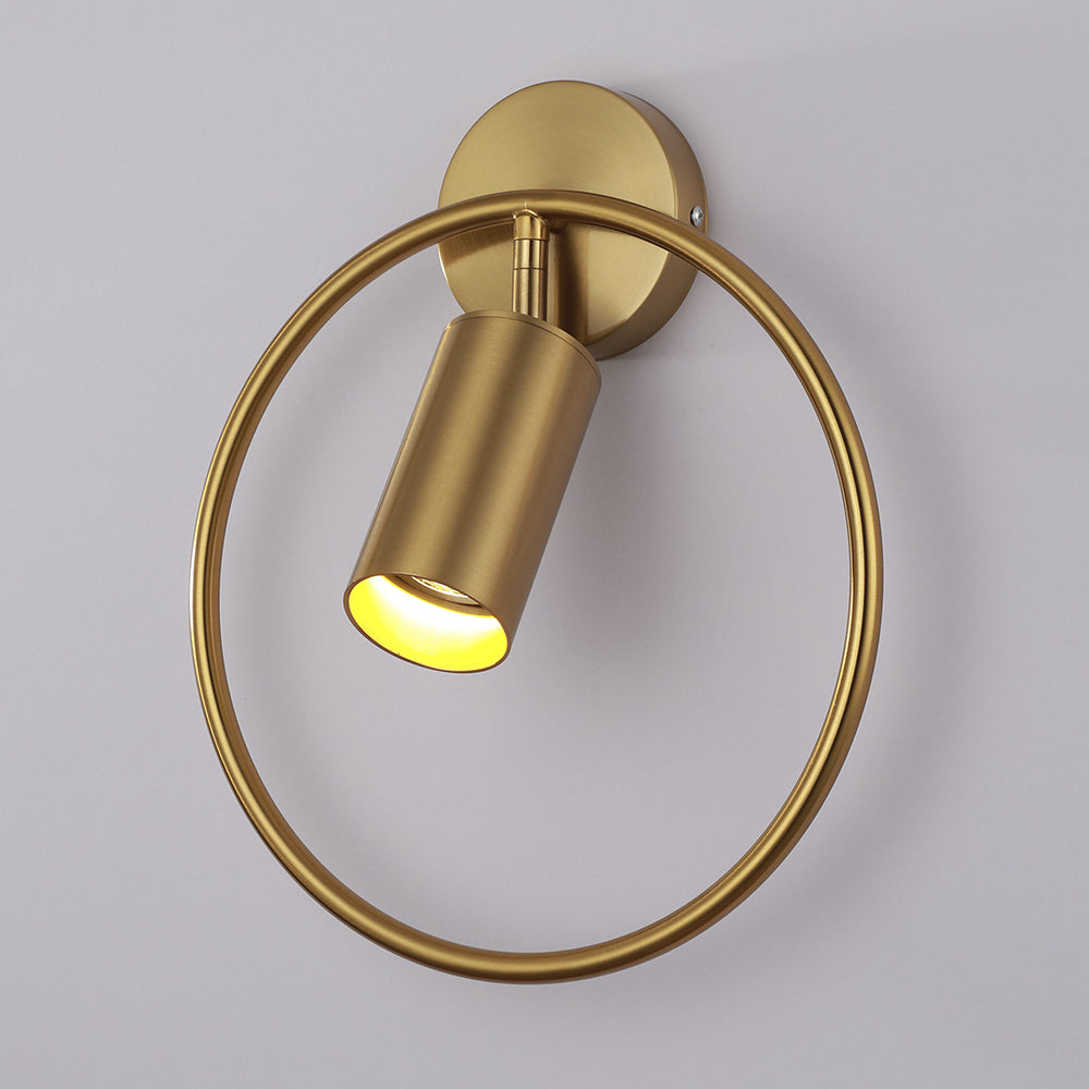FlammeStylée – Gylden Vegglampe for Elegant Atmosfære Skanto