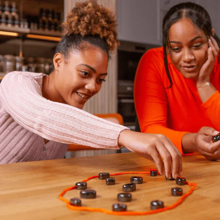 Skanto | CHECKLOCK – Magnetisk sjakksett for sikker og bærbar spilling