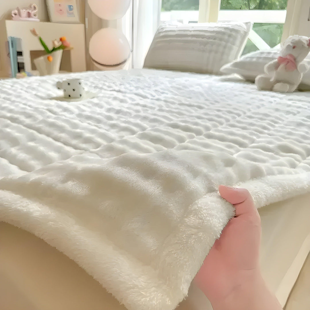 VelvetRest Sengetøy Sett - Varmere Vinter Melk Velvet Antiskli Madrassbeskytter | Skanto
