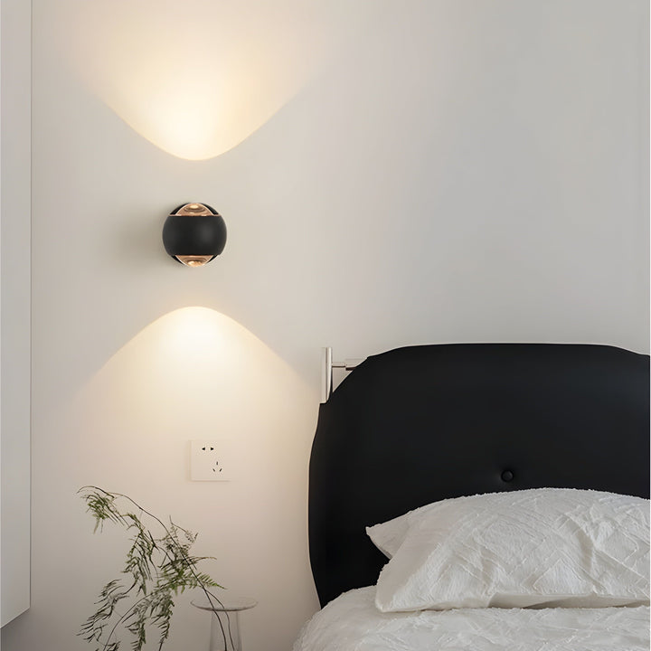 Skanto | Lys - Moderne svingbar innevegglampe