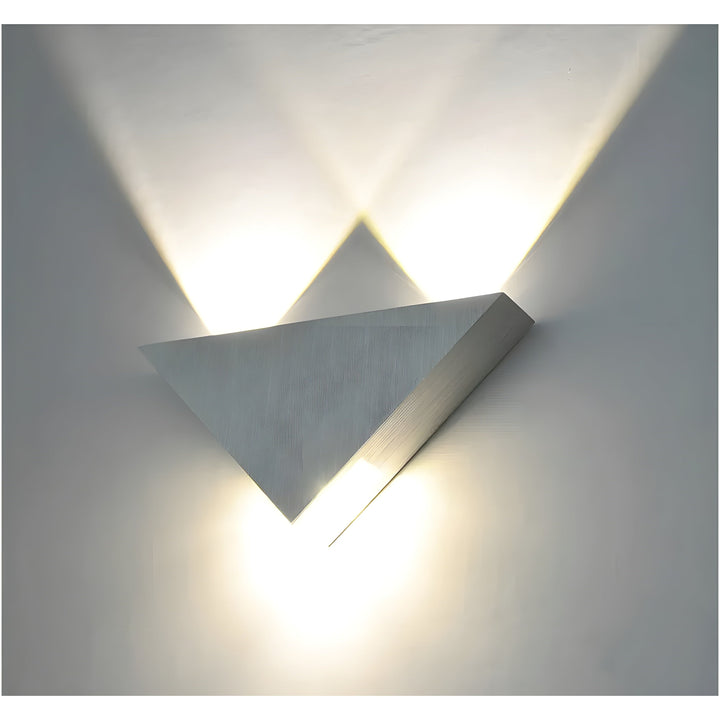 Skanto | Lys - Moderne Trekant Vegglampe LED Vegglampe