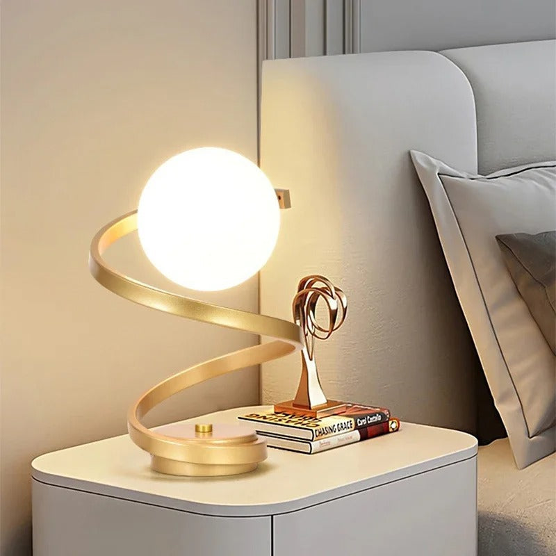 Skanto | Skandinavisk LED Bordlampe