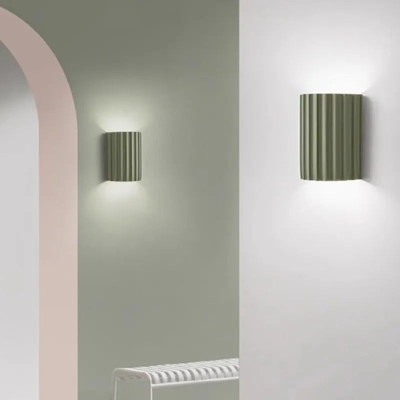 Skanto | Minimalist Groove Vegglampe | Harpiks, Opp og Ned