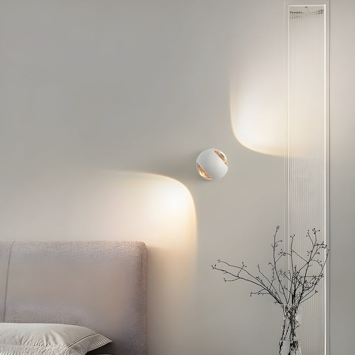 Skanto | Lys - Moderne svingbar innevegglampe