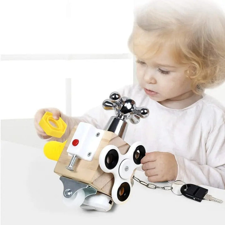 Skanto | WoodenJoy | Aktivitets kube for motoriske ferdigheter