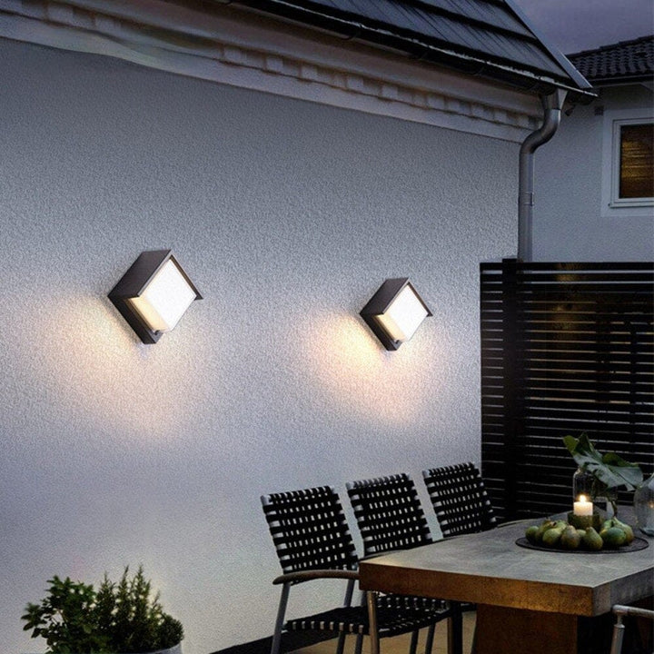 Bevegelsessensor utendørs vegglampe – Moderne aluminiumdesign | Skanto