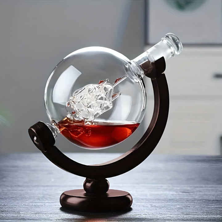 Whisky Karaffel Sett i Globusform – Skantoyfri Karaffel med Tre Stativ | Inkluderer 2 Whisky Glasser | Skanto