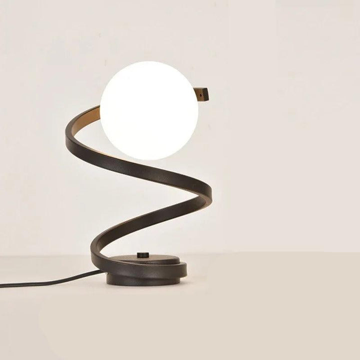 Skanto | Skandinavisk LED Bordlampe