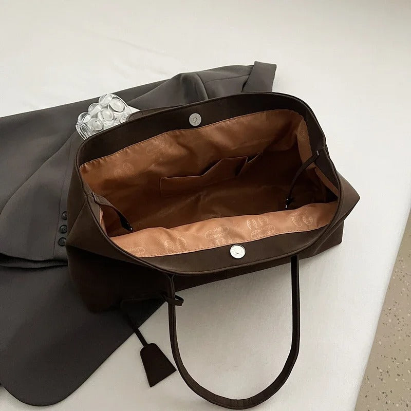 Skanto | Nakoo Luxe Tote Bag | Stilig og romslig veske for daglige nødvendigheter