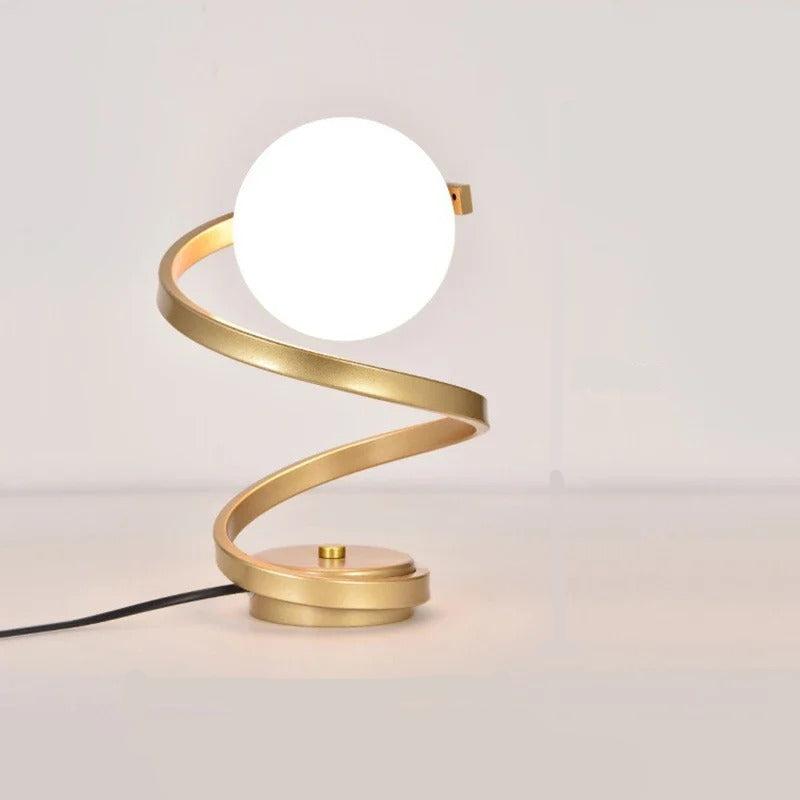Skanto | Skandinavisk LED Bordlampe