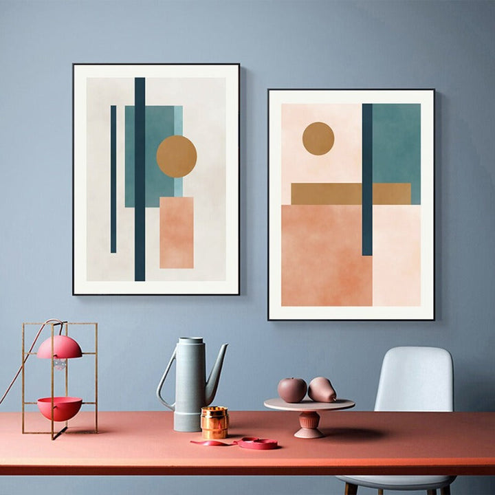 Moderne abstrakt kunstmaleri i beige, rosa og blått med geometrisk form