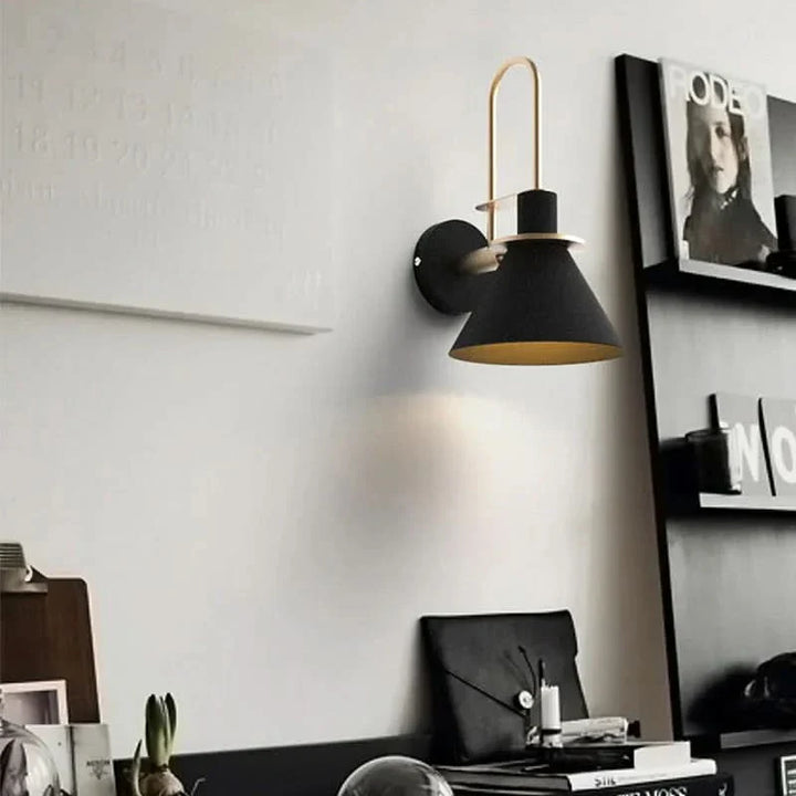 Skanto | Minimalist Vegglampe med Moderne Sleek Design