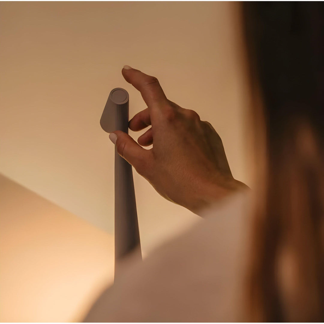 Skanto | Nordisk Minimalistisk LED Trådlampe