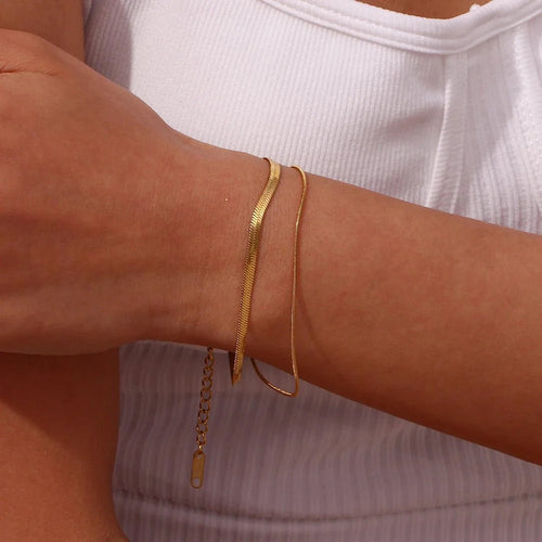 Skanto | Minimal Herringbone & Delikat Slangekjede Lagdelt Armbånd
