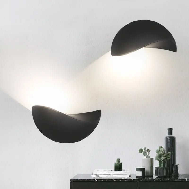 Skanto | Minimalist Halvrund LED Vegglampe – Moderne Innendørs/Utendørs Lampe