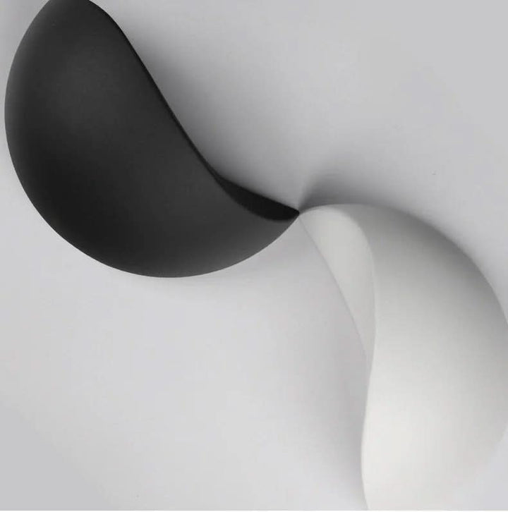 Skanto | Minimalist Halvrund LED Vegglampe – Moderne Innendørs/Utendørs Lampe