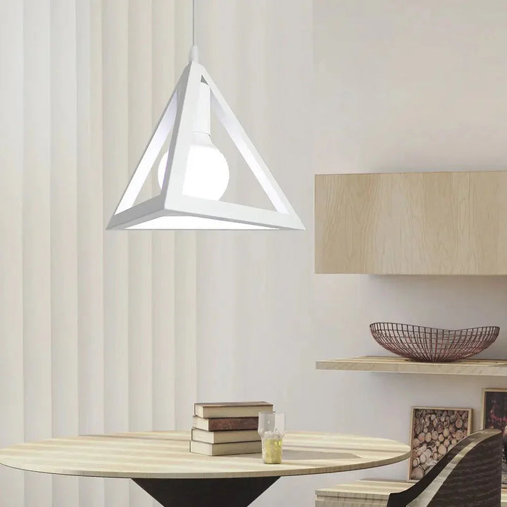 Minimalistisk Triangulær Pendellampe | Skanto