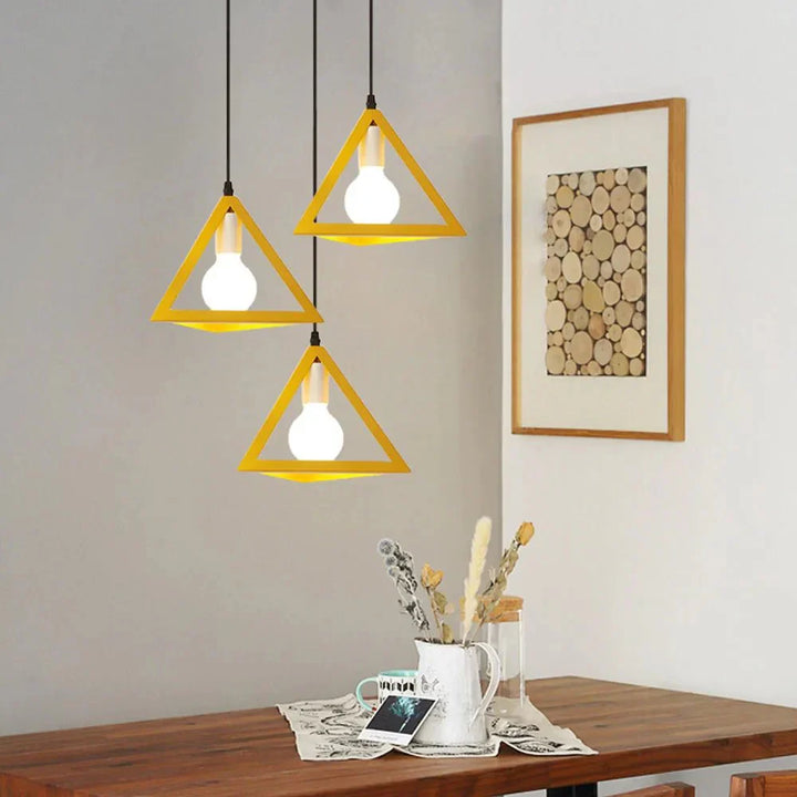 Minimalistisk Triangulær Pendellampe | Skanto