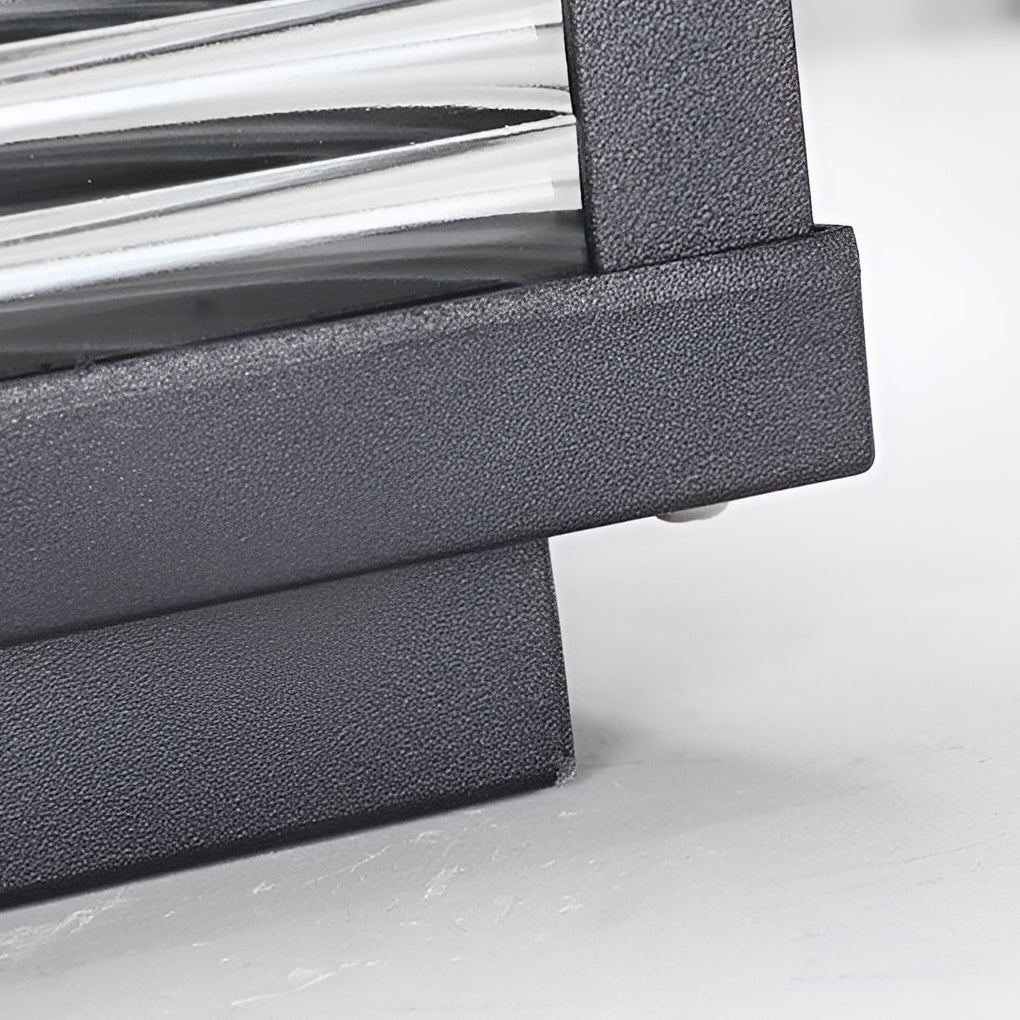 Norvo | Dekorativ postlampe med kvadratisk glasskjerm